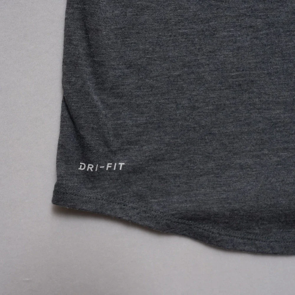 Nike NY Yankees Womens Medium Gray Dri Fit Shirt MLB‎ Athletic Tee